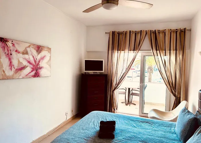 Marina View Near Beaches And Shops