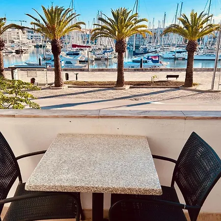 Marina View Near Beaches And Shops Апартаменты *